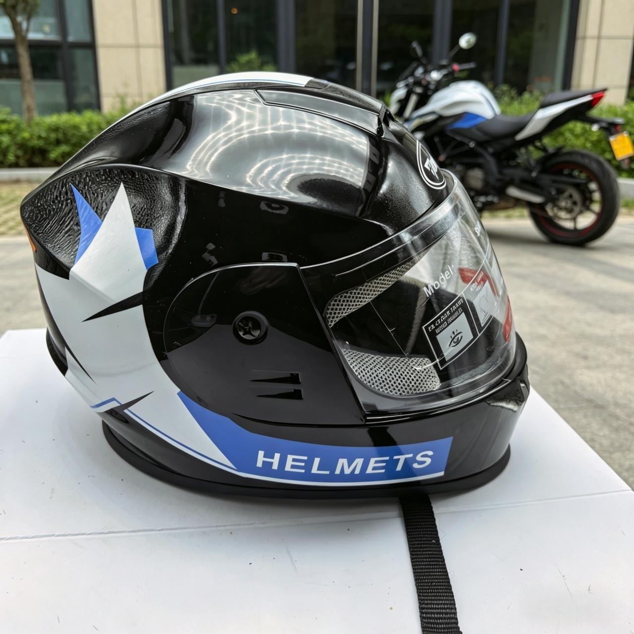 Kask motocyklowy integralny z  – Dual Visor Motorcycle Racing Helmet recenzja i cena